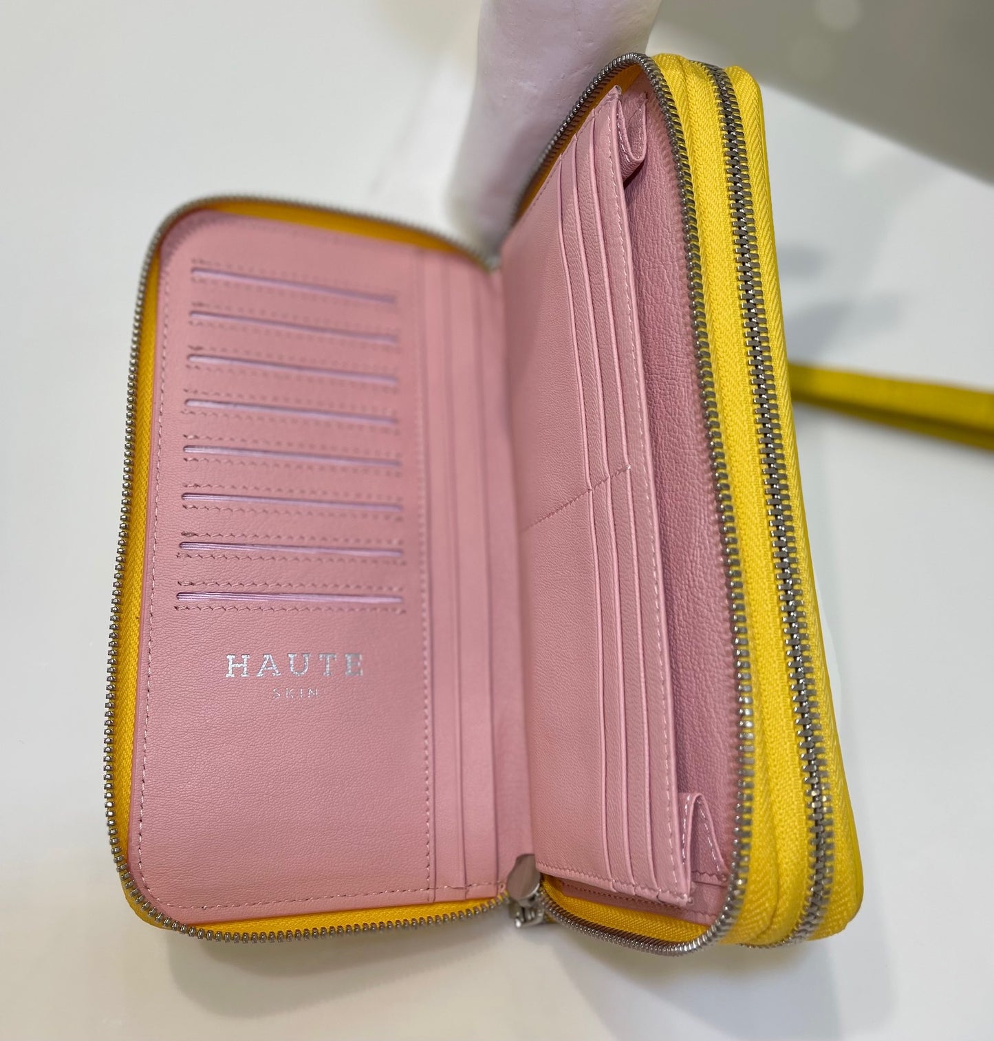 HUNTER wallet in YELLOW